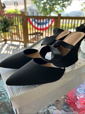 Women's Black Pointed Toe Slingback Heels
